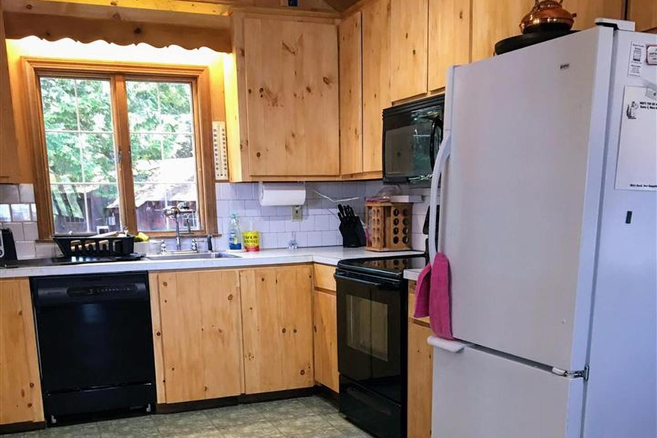Meredith Lakefront Lodge On Lake Winnipesaukee Экстерьер фото